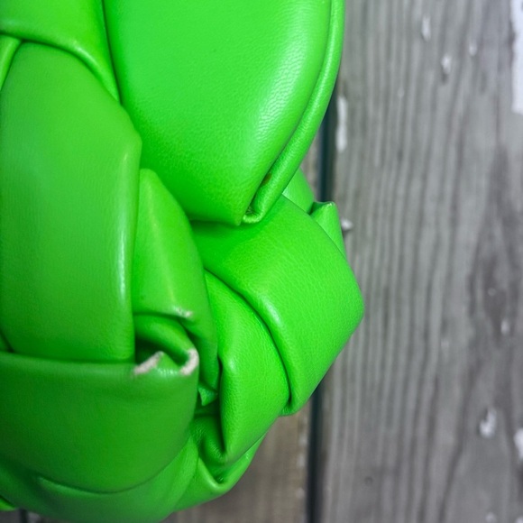 THEMOIRE’ Bios Woven Mantis Pochette in Green - Picture 6 of 12